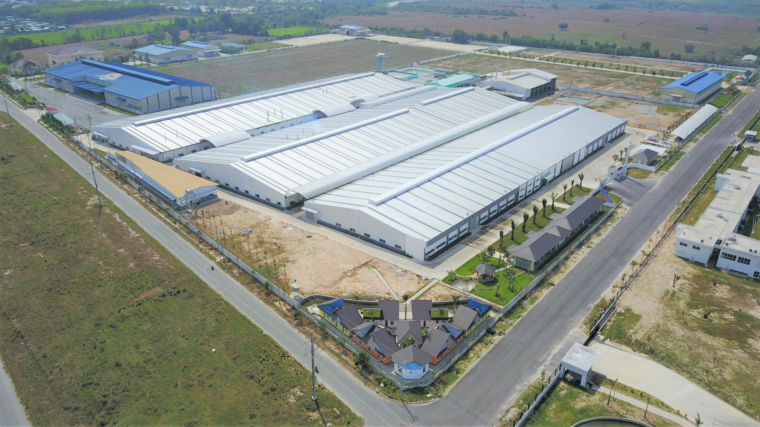 Nhà xưởng Dệt tròn 3 tầng Công ty TNHH Công Nghiệp Dệt Huge Bamboo – CN Bàu Bàng